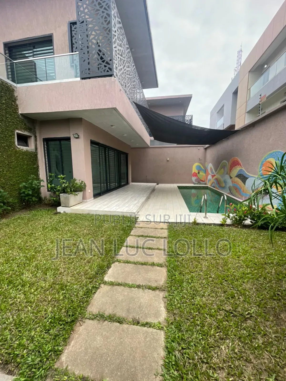 7chbre Duplex dans Lollo, Yopougon à Louer