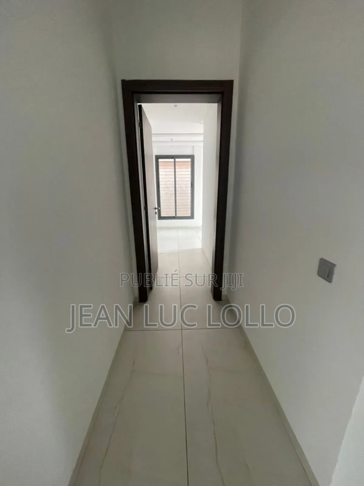 7chbre Duplex dans Lollo, Yopougon à Louer