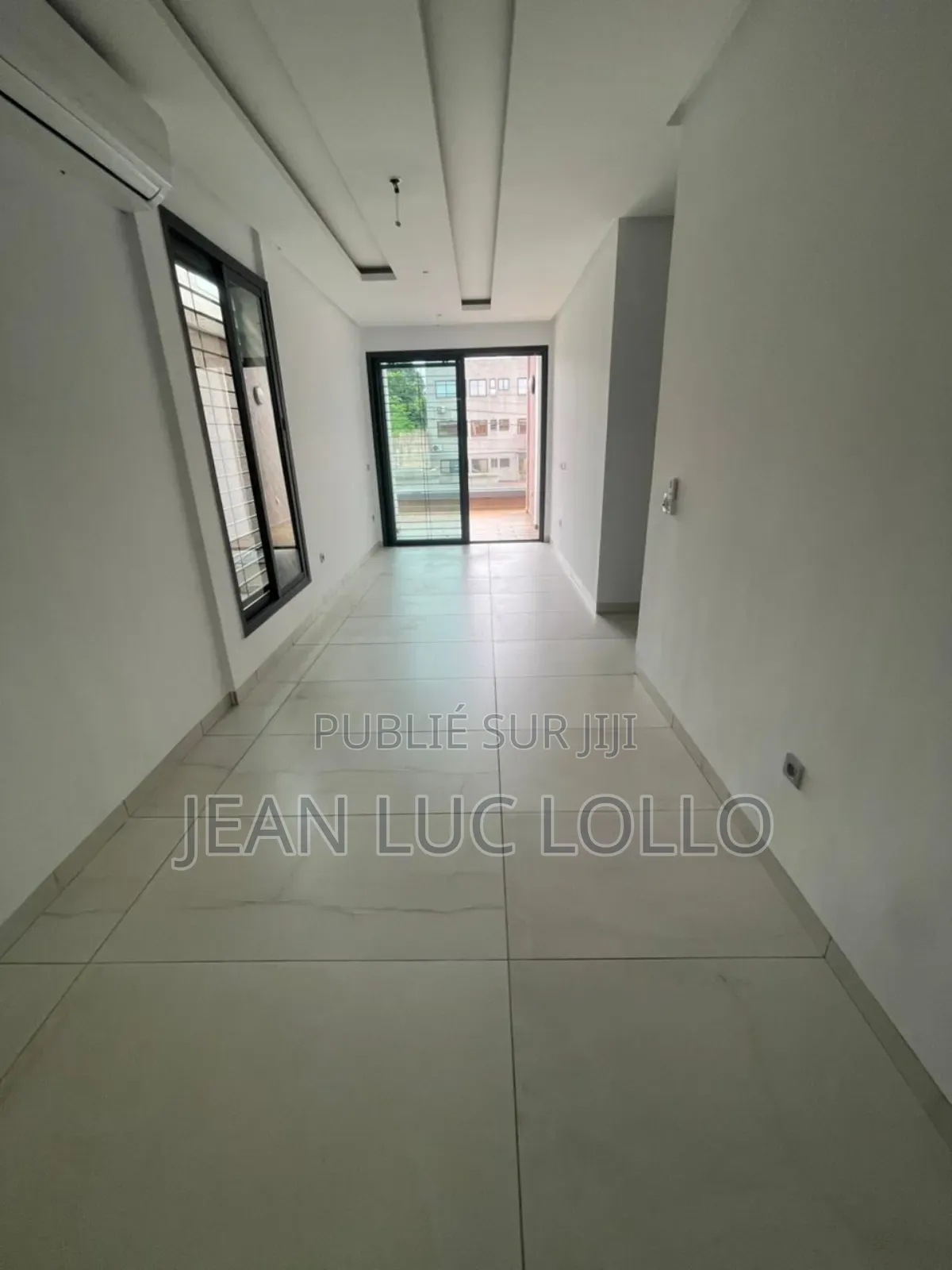 7chbre Duplex dans Lollo, Yopougon à Louer