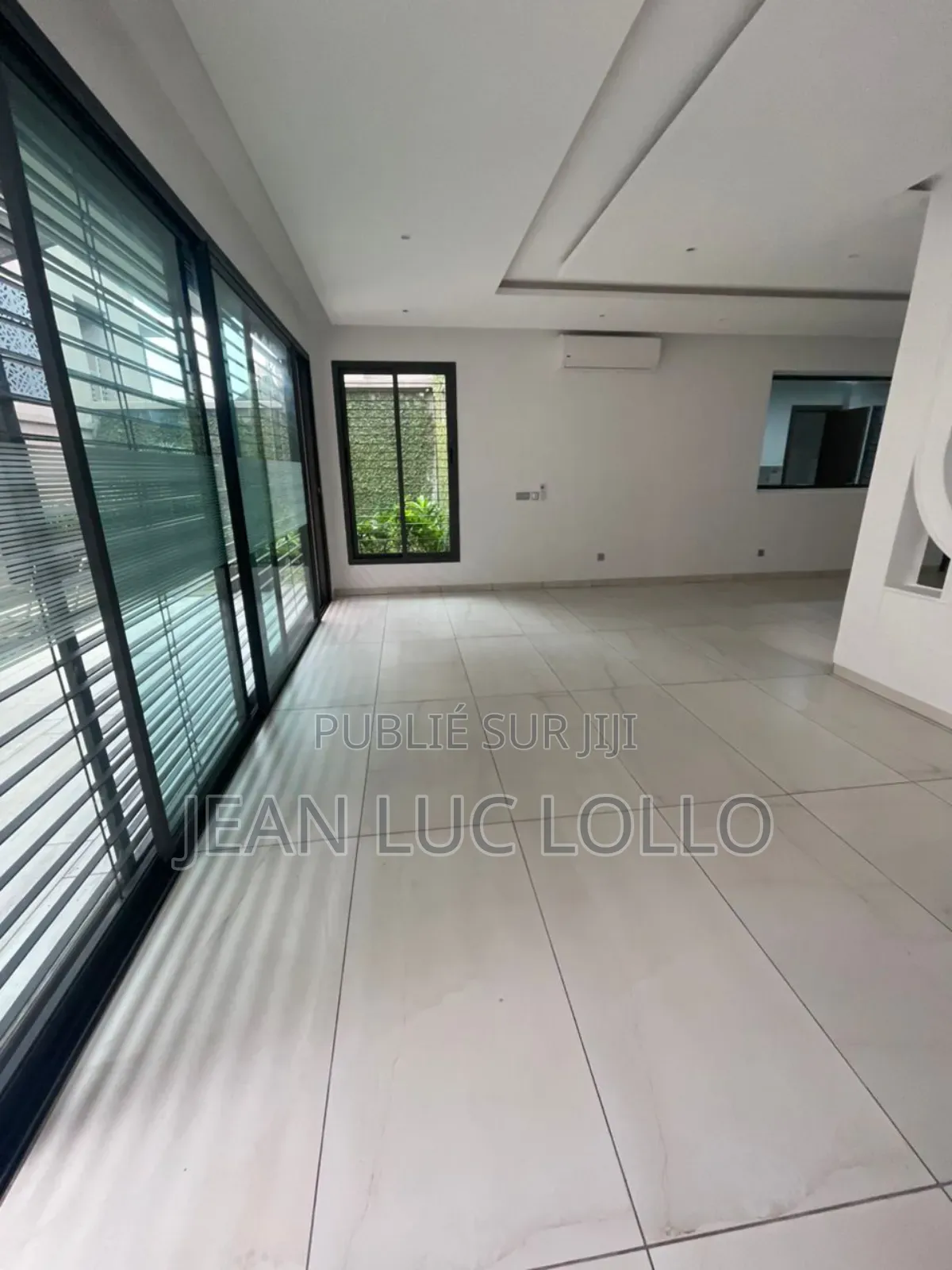 7chbre Duplex dans Lollo, Yopougon à Louer