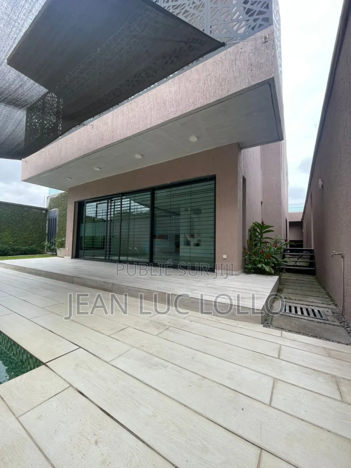 7chbre Duplex dans Lollo, Yopougon à Louer