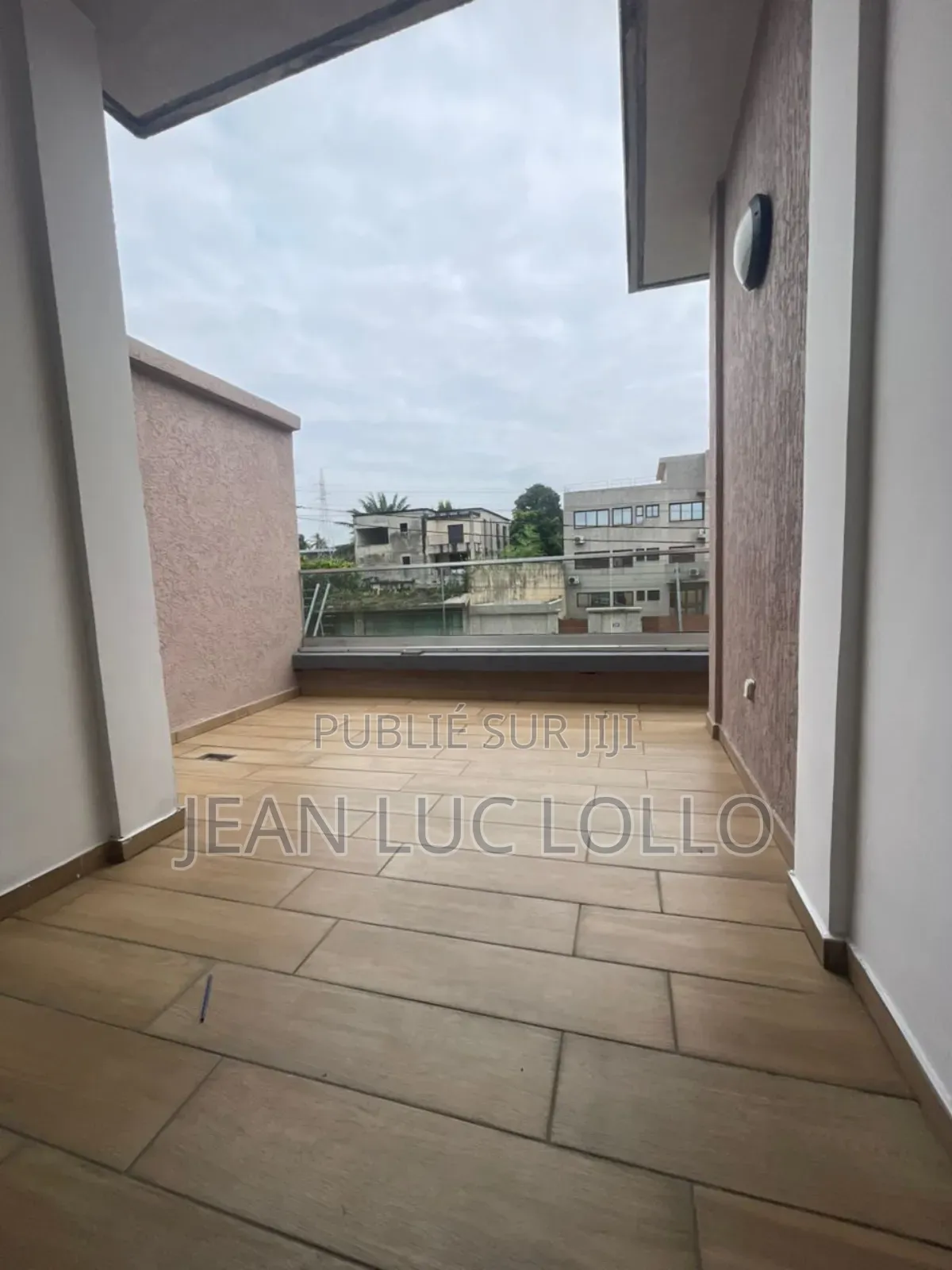 7chbre Duplex dans Lollo, Yopougon à Louer