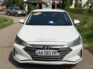 Photo - Hyundai Elantra SE 2020 Blanc