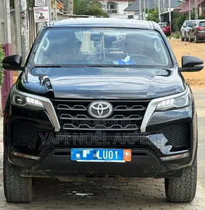 Photo - Toyota Fortuner 2022 Noir Mat