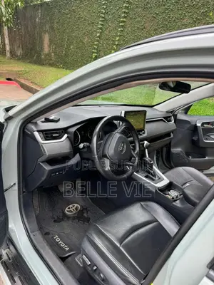 Toyota RAV4 2021 Vert