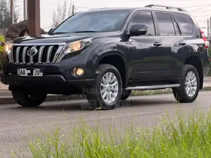Toyota Land Cruiser Prado 2016 Black