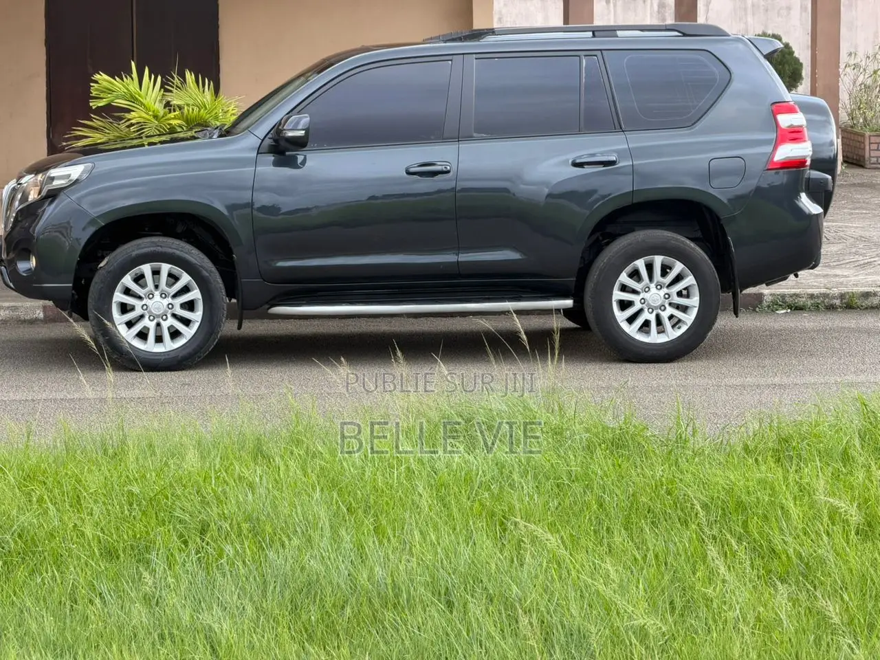 Toyota Land Cruiser Prado 2016 Black