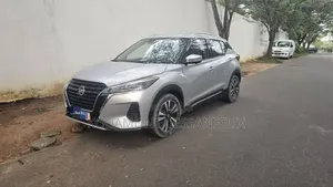 Nissan Kicks 2022 Gris