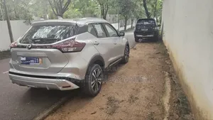 Nissan Kicks 2022 Gris