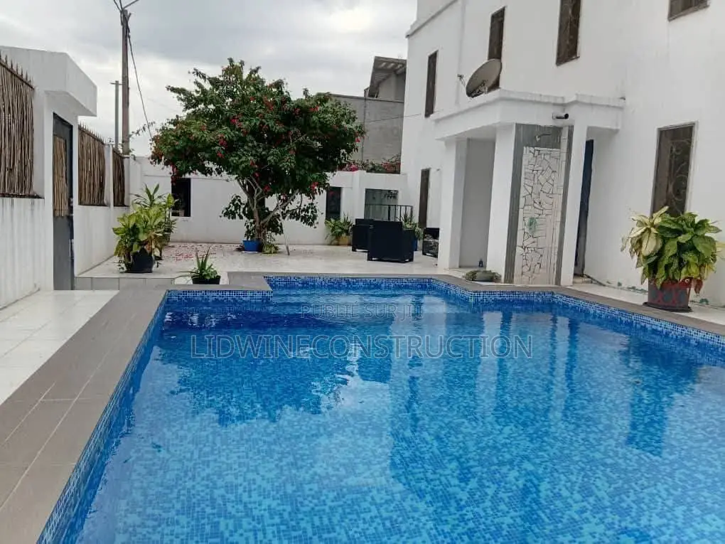 3chbre Duplex dans Bingerville à Vendre