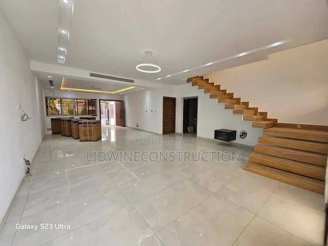 4chbre Duplex dans Bingerville à Vendre