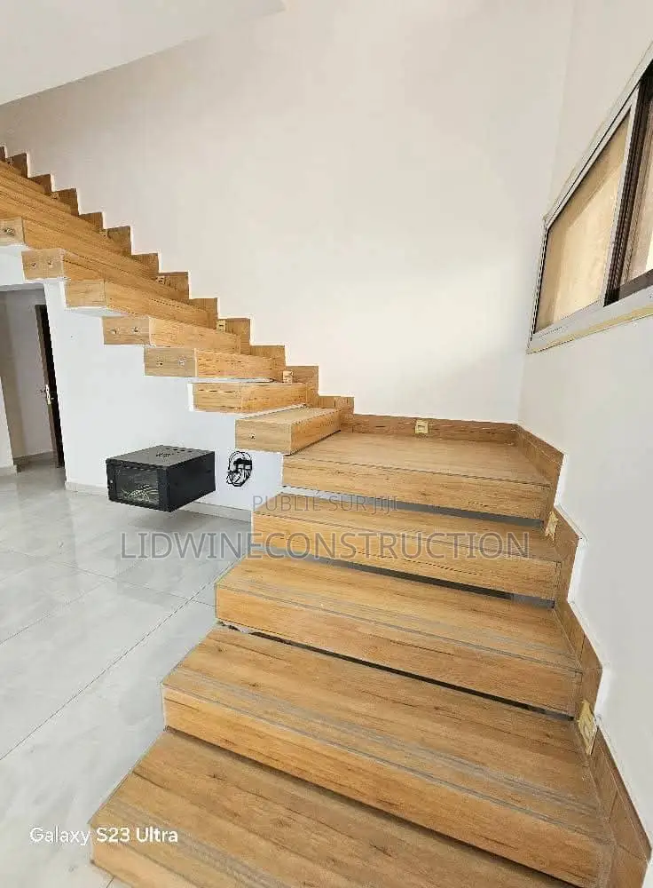 4chbre Duplex dans Bingerville à Vendre