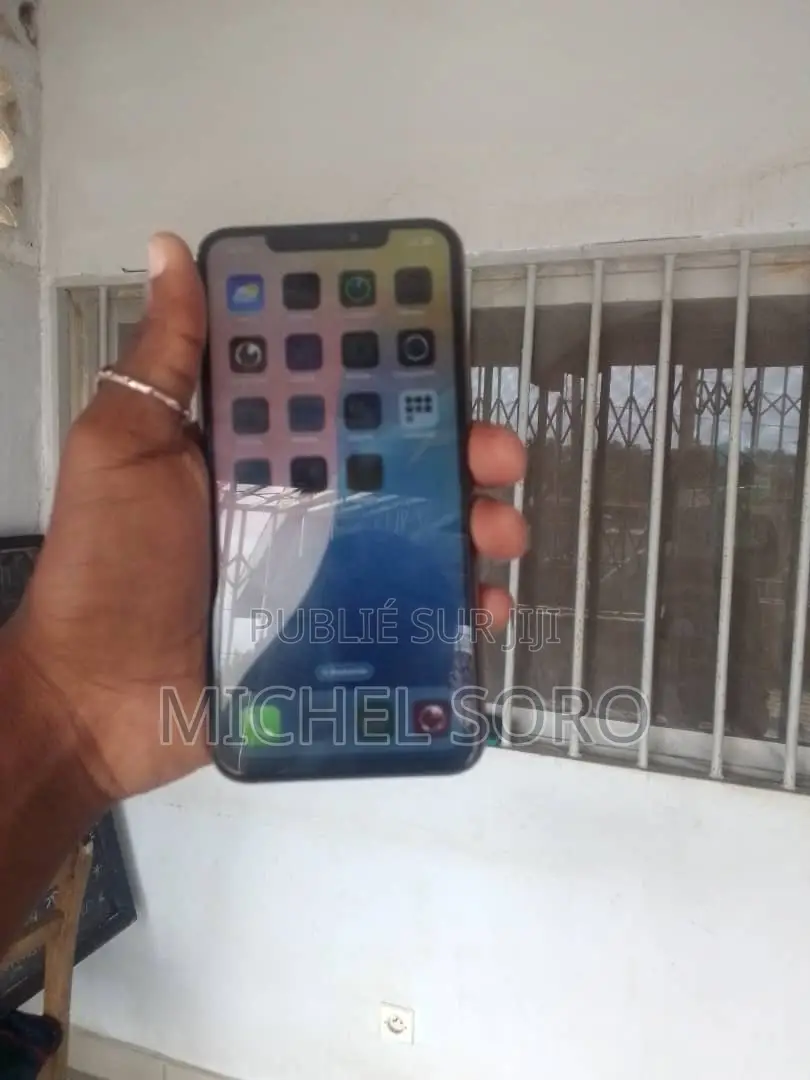 Apple iPhone 11 Pro Max 64 GB Doré