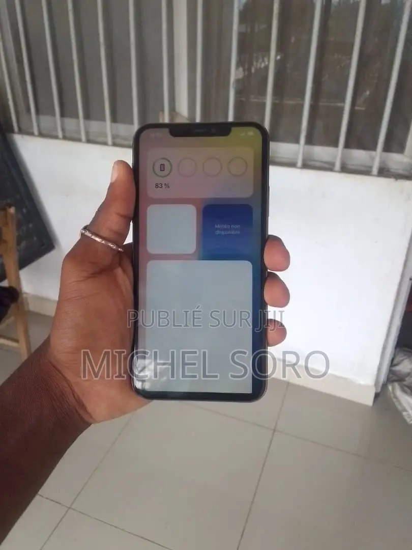 Apple iPhone 11 Pro Max 64 GB Doré