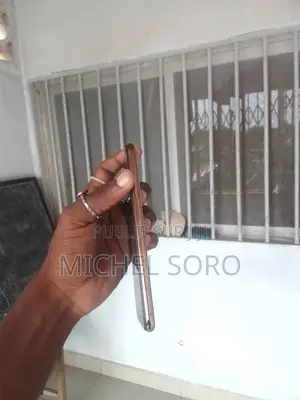 Apple iPhone 11 Pro Max 64 GB Doré