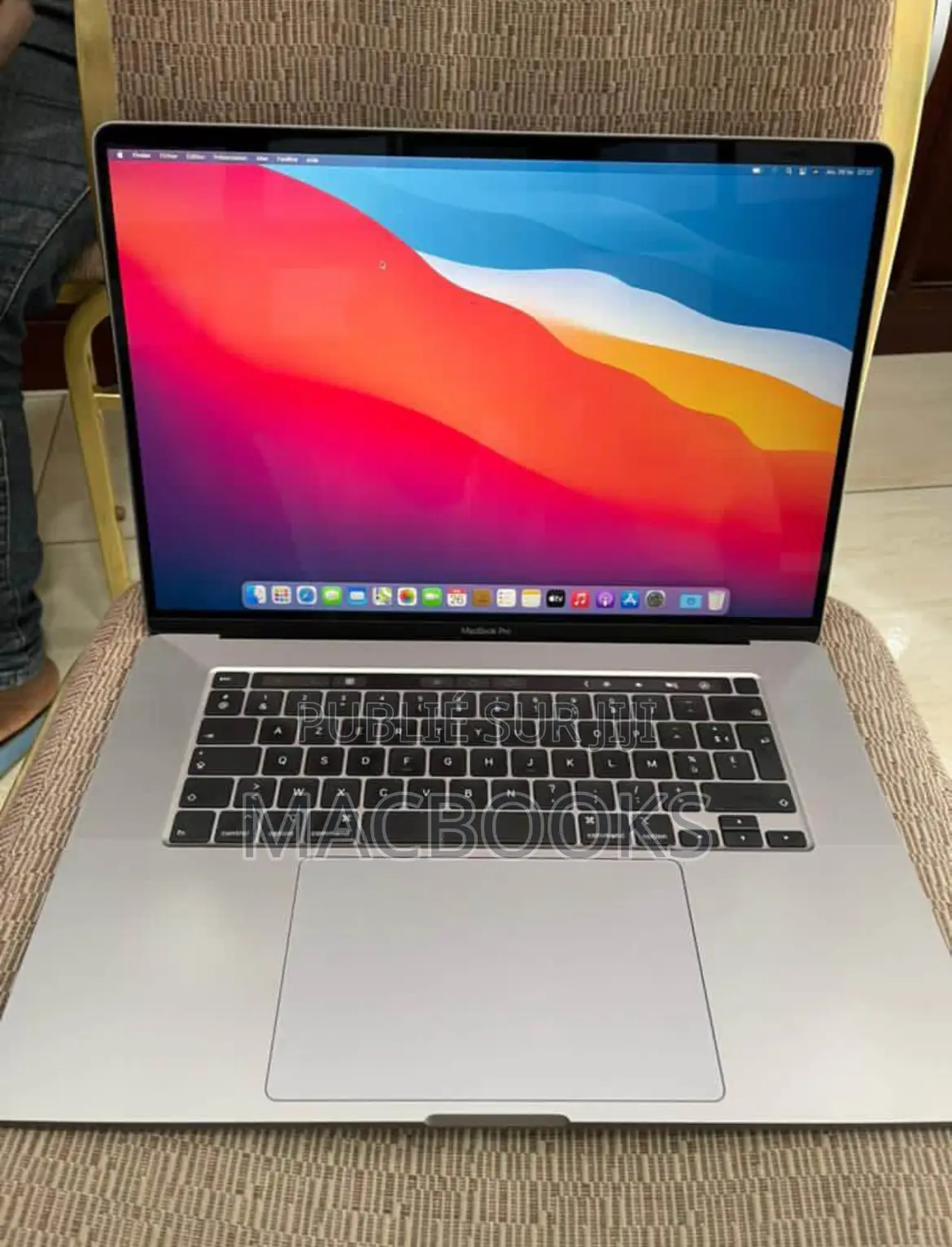 New Apple MacBook Pro 2019 32GB Intel Core I7 SSD 512GB