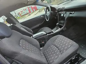 Mercedes-Benz C200 2002 Blue