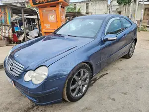 Photo - Mercedes-Benz C200 2002 Blue