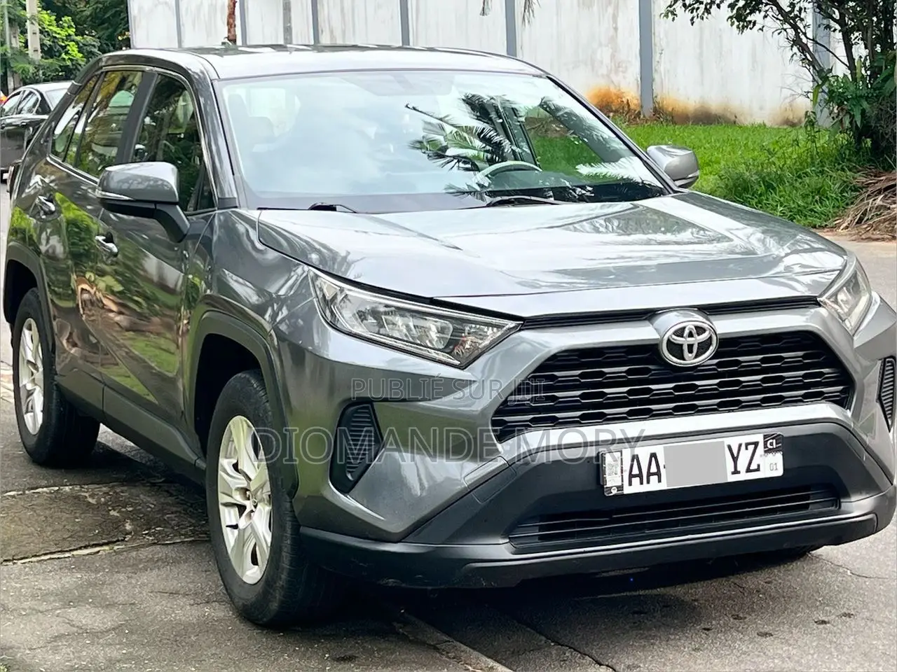 Toyota RAV4 XLE 2022 Gris