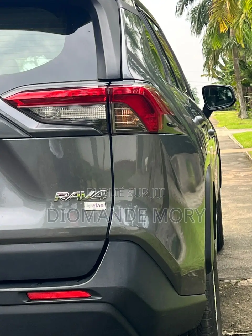 Toyota RAV4 XLE 2022 Gris