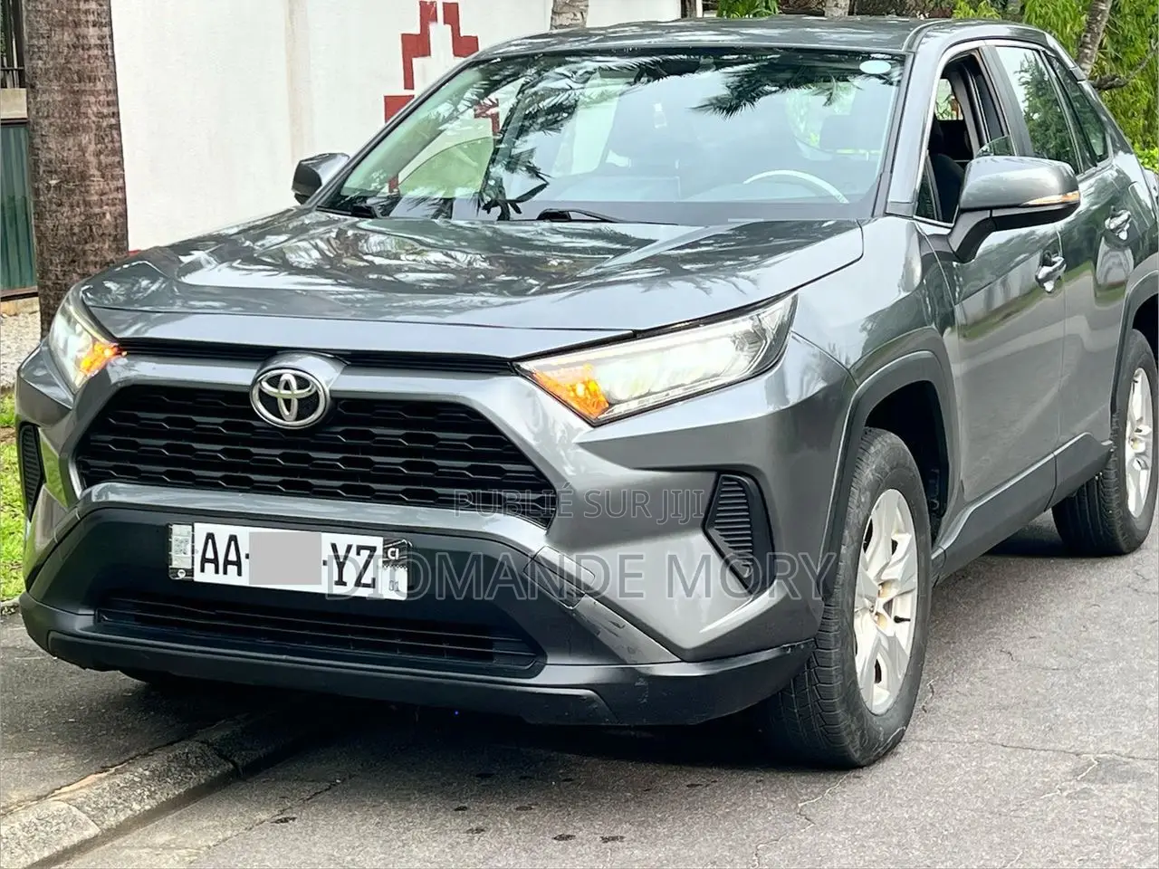 Toyota RAV4 XLE 2022 Gris