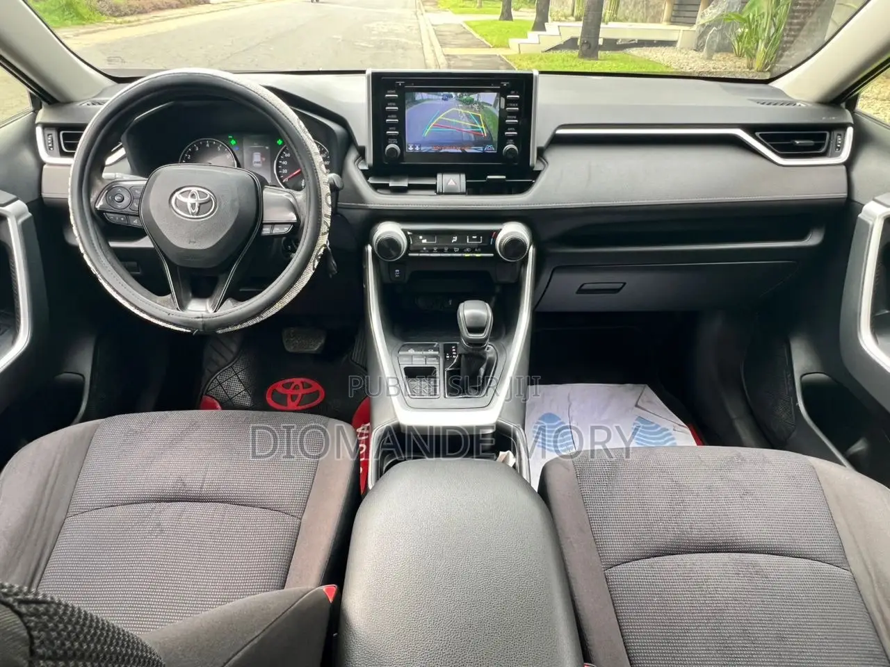 Toyota RAV4 XLE 2022 Gris