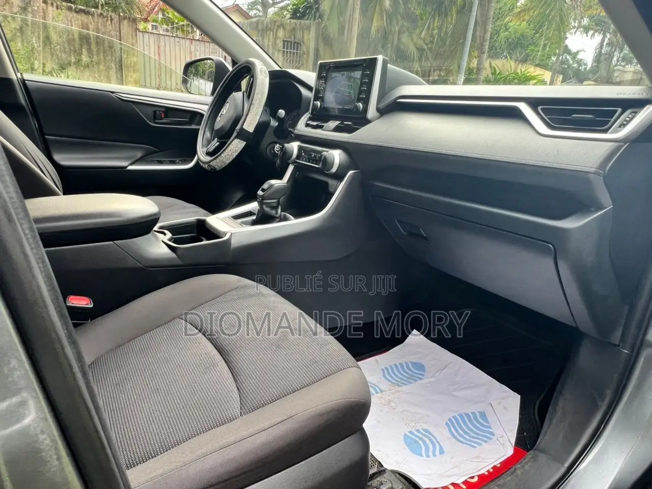 Toyota RAV4 XLE 2022 Gris