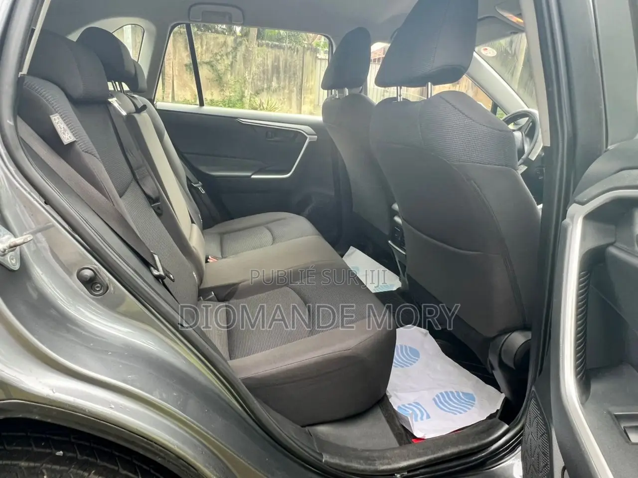 Toyota RAV4 XLE 2022 Gris