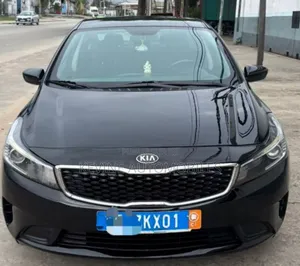 Photo - Kia Forte EX Hatchback 2018 Black