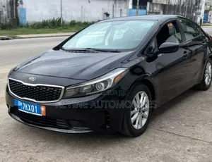 Kia Forte EX Hatchback 2018 Black
