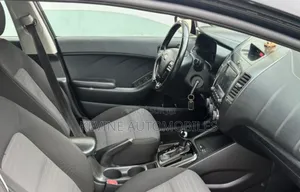 Kia Forte EX Hatchback 2018 Black