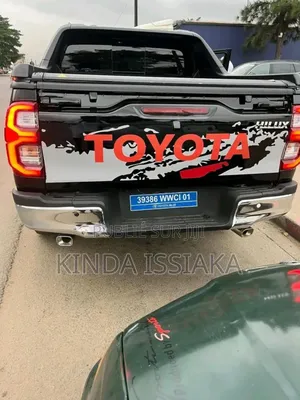 Toyota Hilux 2020 Black