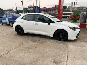Toyota Corolla SE (1.8L 4cyl 2A) 2019 Blanc