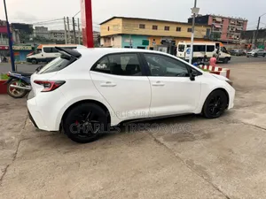 Toyota Corolla SE (1.8L 4cyl 2A) 2019 Blanc