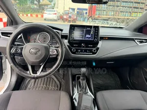 Toyota Corolla SE (1.8L 4cyl 2A) 2019 Blanc