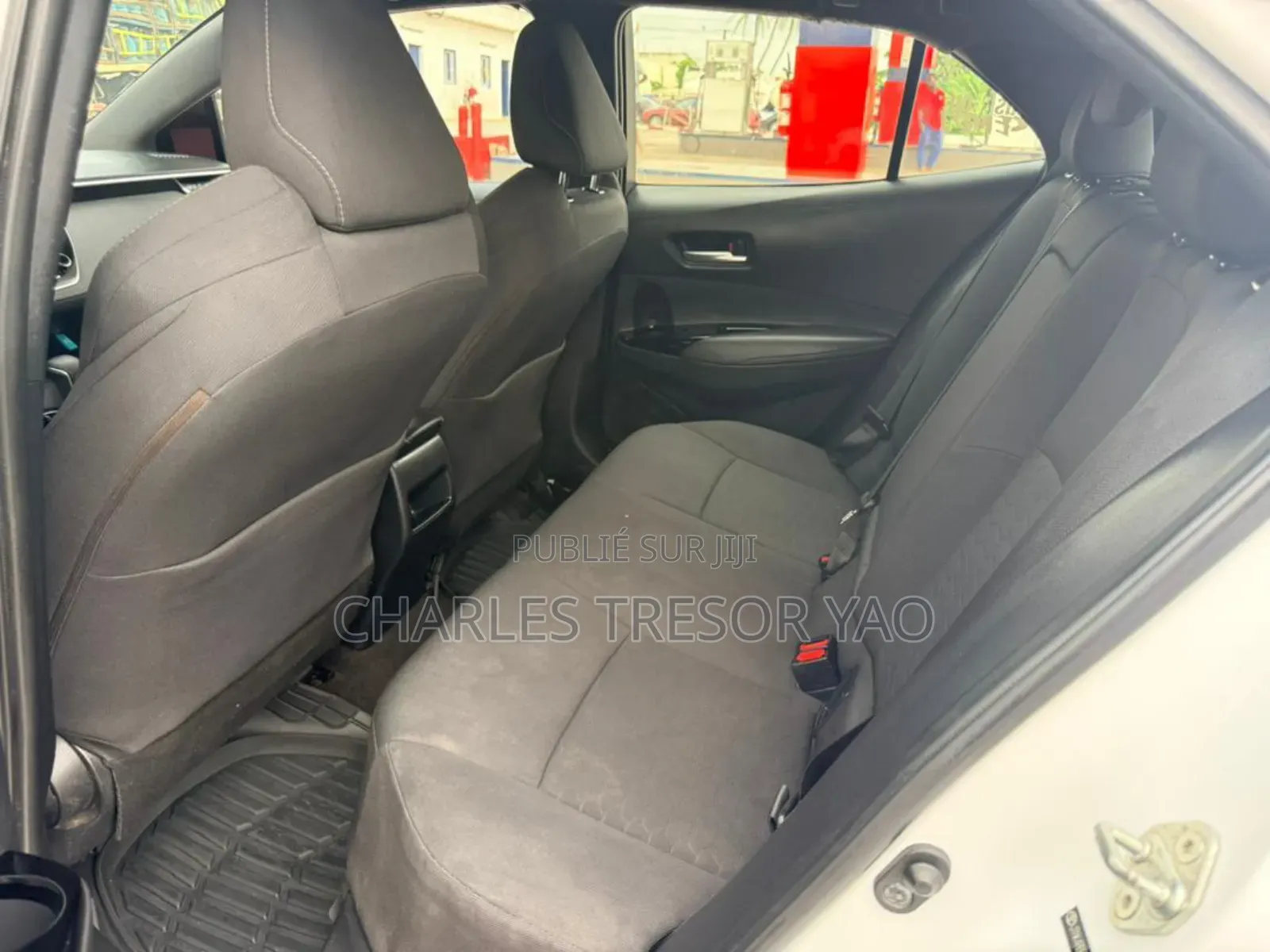 Toyota Corolla SE (1.8L 4cyl 2A) 2019 Blanc