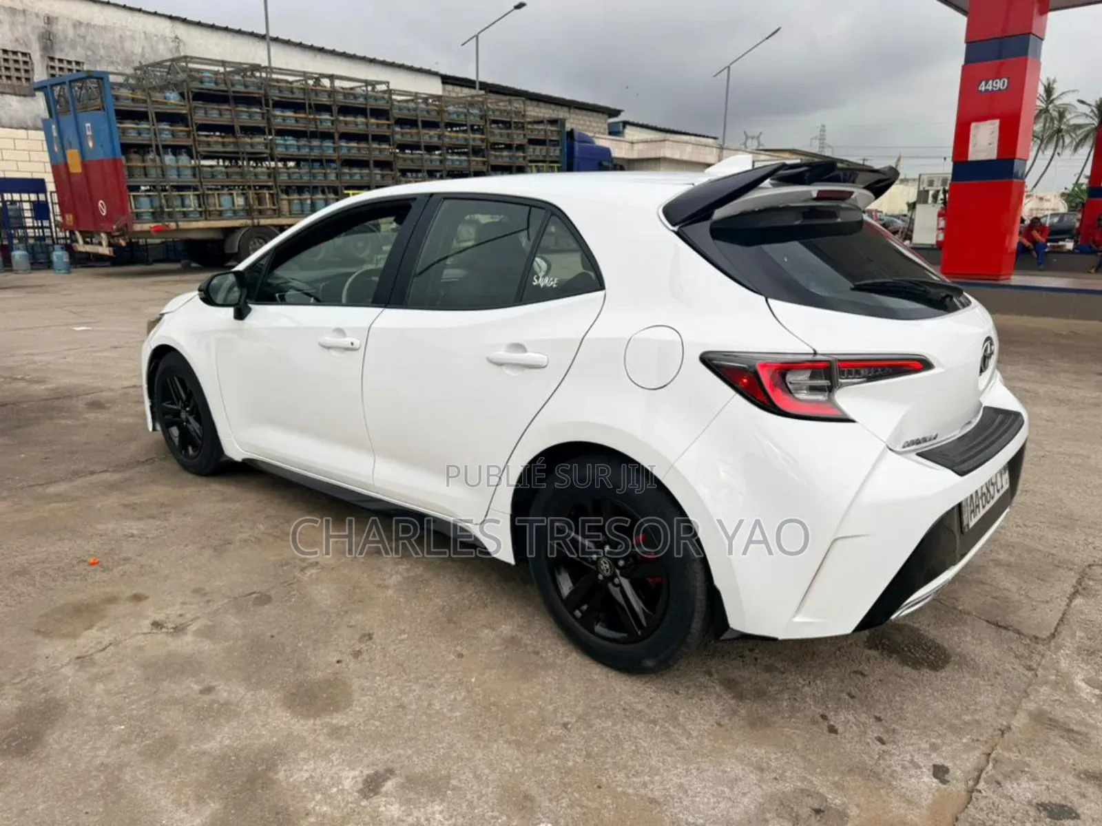 Toyota Corolla SE (1.8L 4cyl 2A) 2019 Blanc