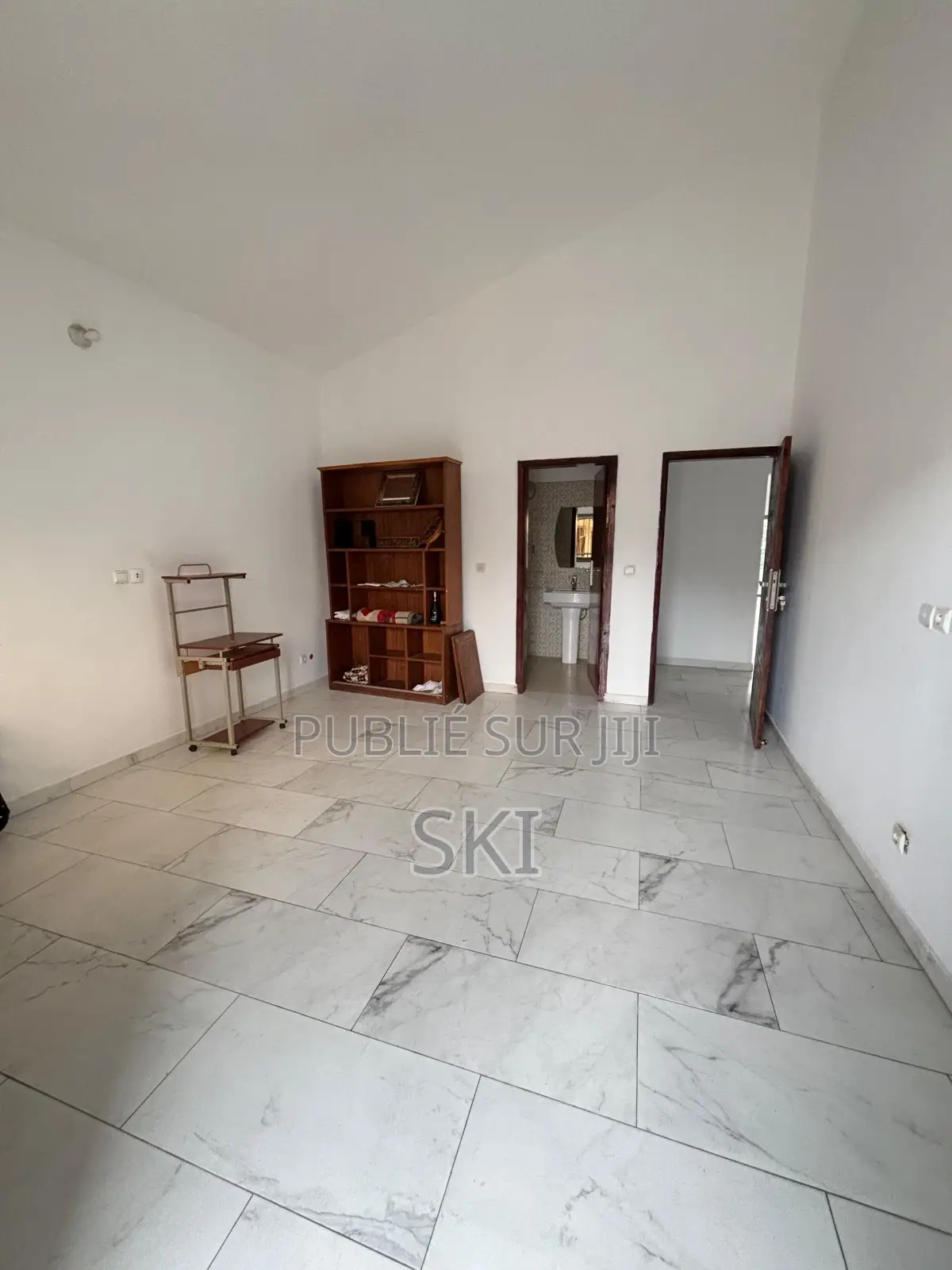 9chbre Duplex dans Cocody à Louer