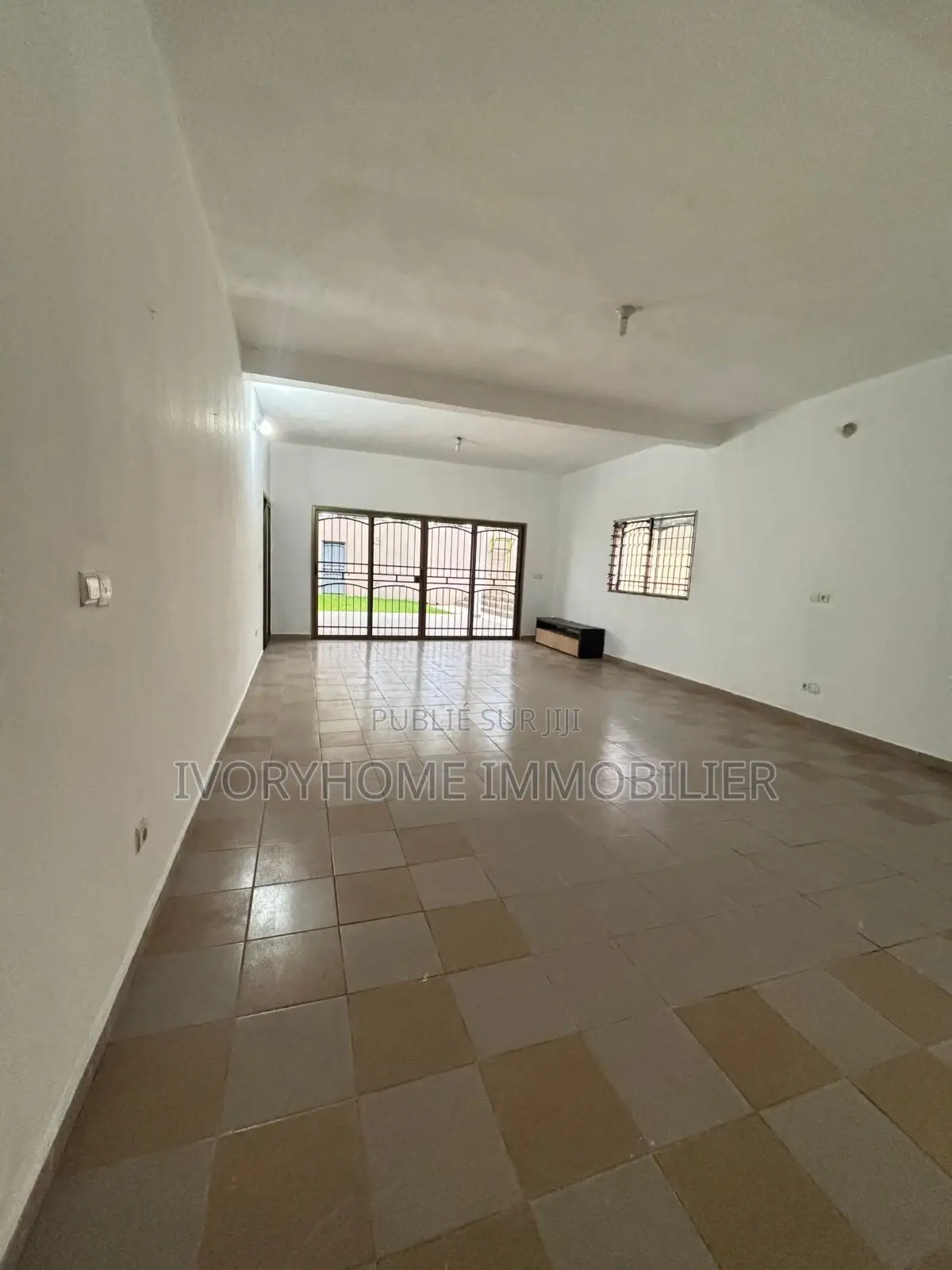 9chbre Duplex dans Cocody à Louer