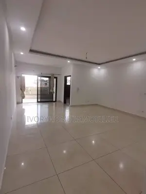 1chbre Appartement dans Cocody à Louer