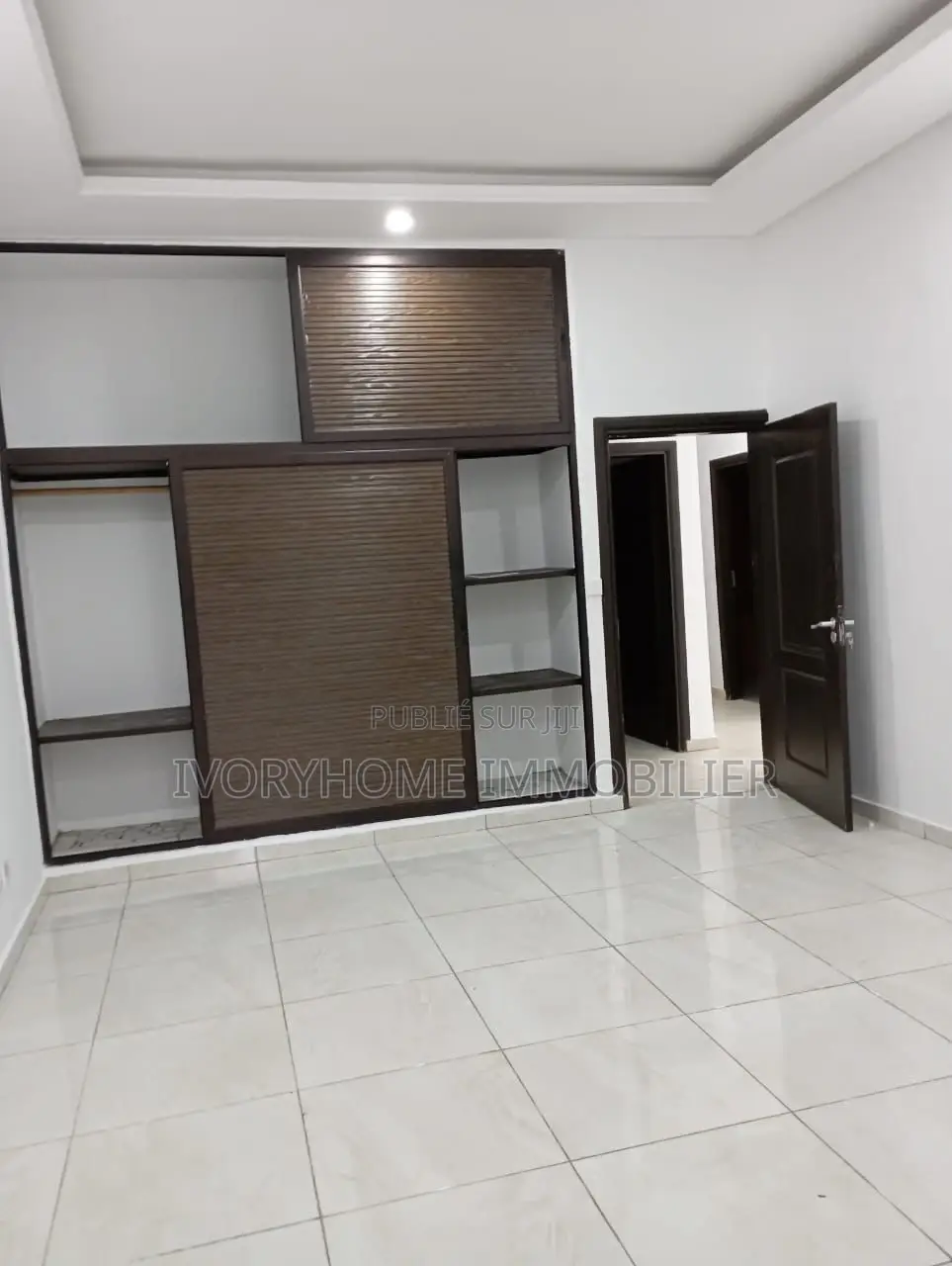 1chbre Appartement dans Cocody à Louer