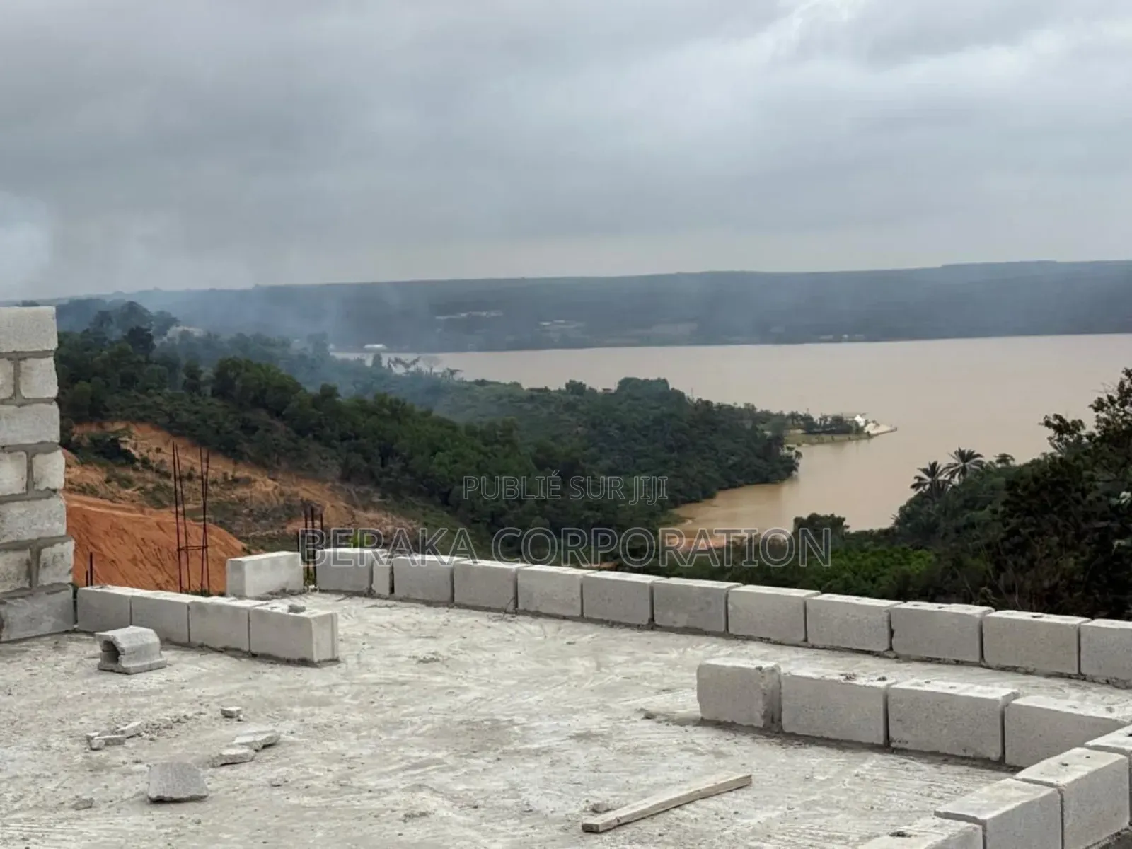 5chbre Duplex dans Beraka Corporation, Bingerville à Vendre