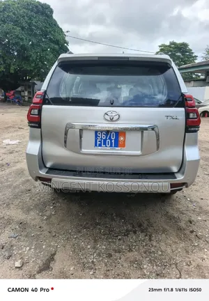 Toyota Land Cruiser Prado 2011 Gris