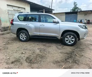 Toyota Land Cruiser Prado 2011 Gris