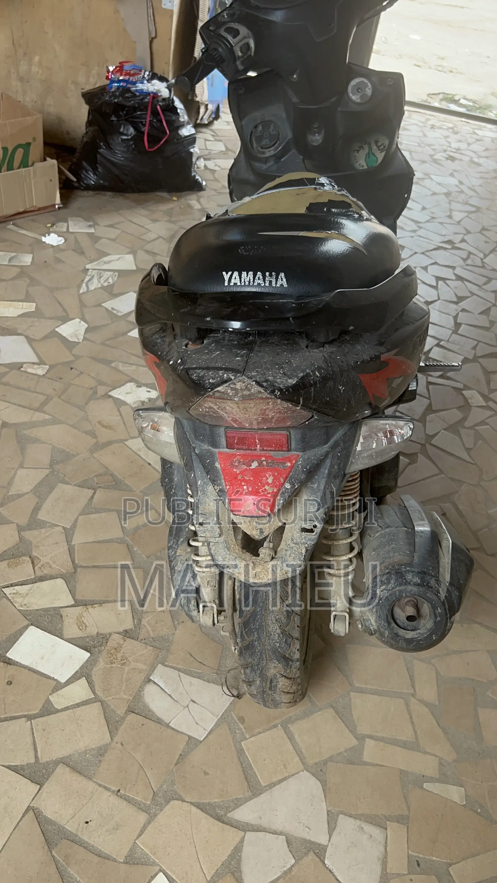 Yamaha 2010 Black
