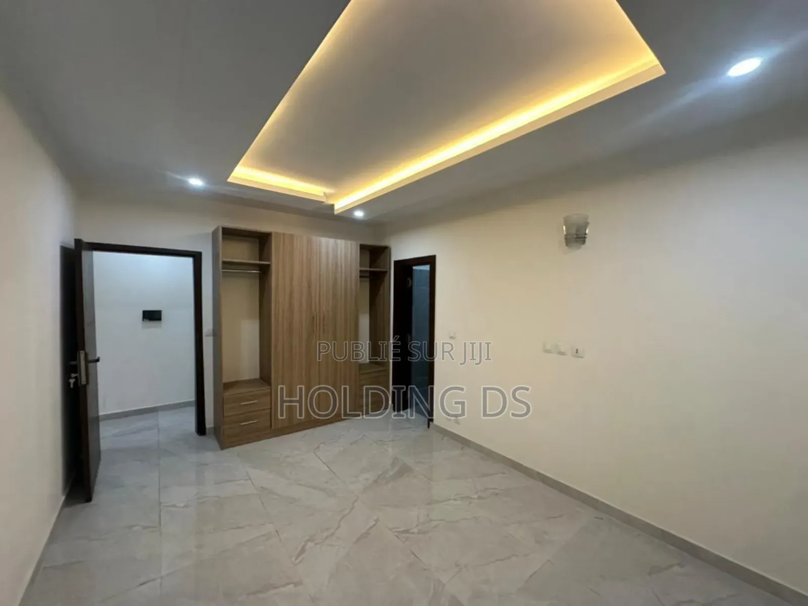 Furnished 1chbre Appartement dans La Quartier  De La, Cocody à Vendre