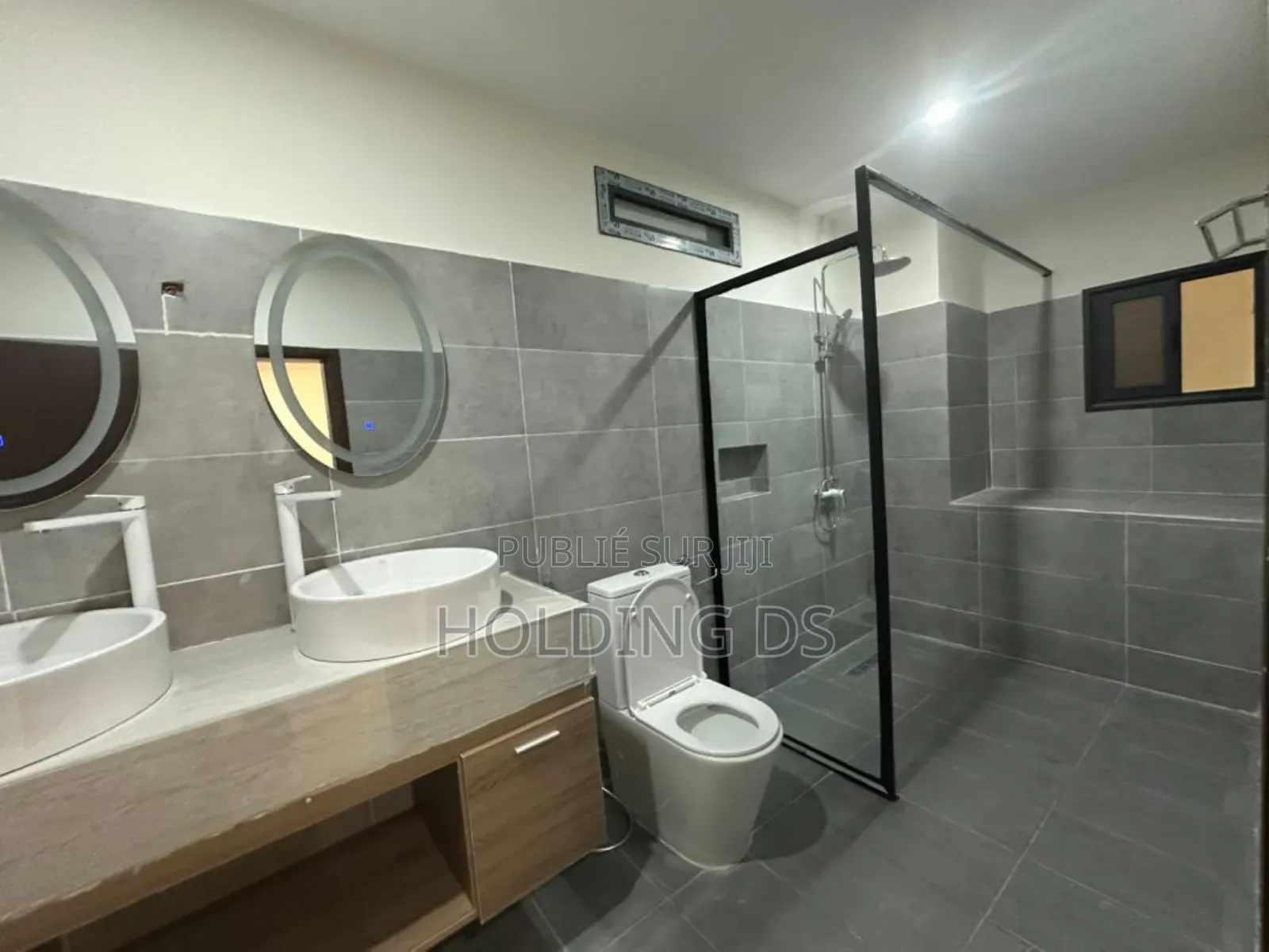 Furnished 1chbre Appartement dans La Quartier  De La, Cocody à Vendre