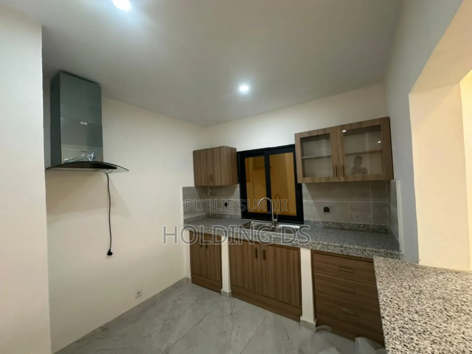 Furnished 1chbre Appartement dans La Quartier  De La, Cocody à Vendre