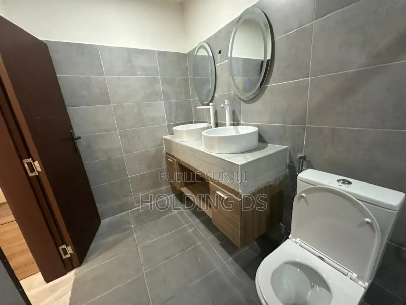 Furnished 1chbre Appartement dans La Quartier  De La, Cocody à Vendre