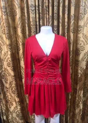 Chiques Robes Féminine Et Tee-Shirts De Bonne Qualité À Moindre Coût.